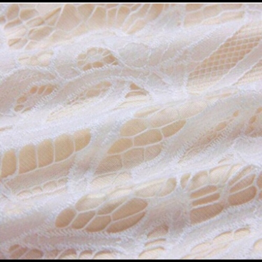 Off White Lace Spaghetti Strap Romper - Picture 4 of 4